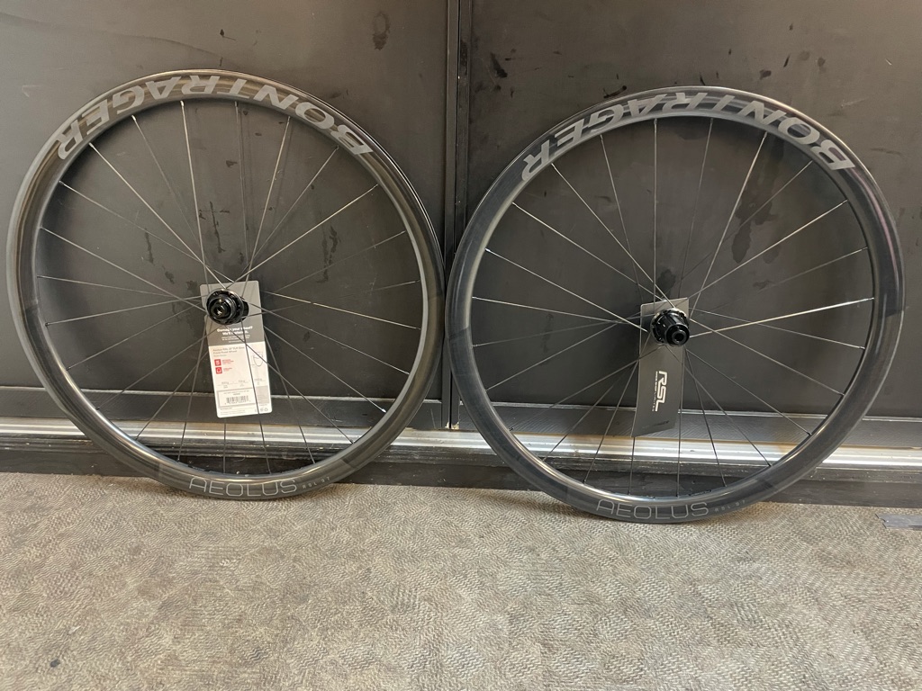 【未使用・今月まで】Bontrager Aeolus RSL 37 TLR